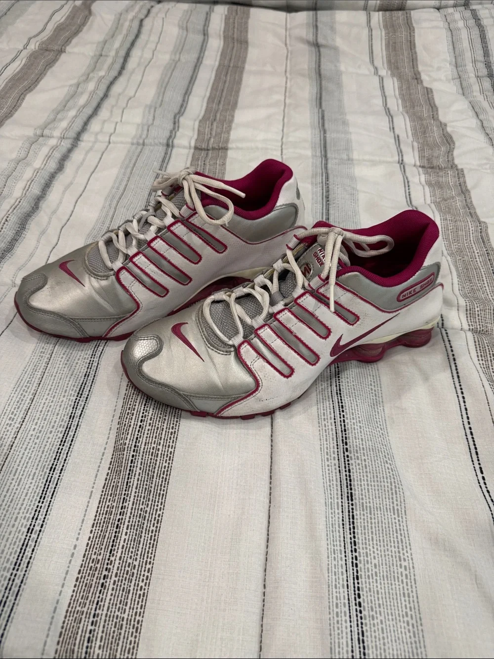 Nike Shox Women’s Silver and Magenta
